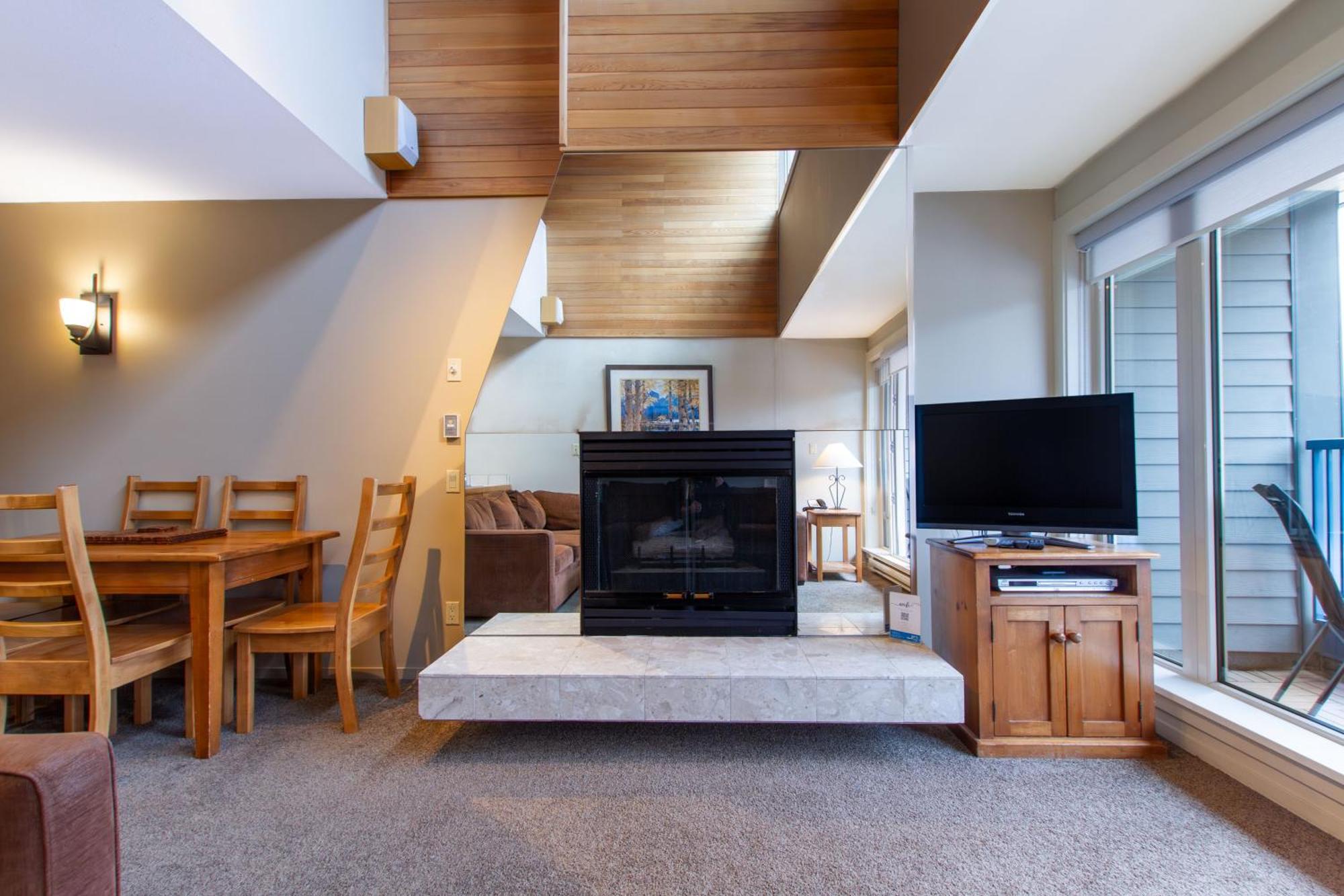 Village Gate House By Whiski Jack Whistler Buitenkant foto